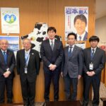 道北なよろ農協の元中島組合長、名寄市議会の山田議長、名寄市役所の松田部長、名寄市社会福祉後援会の中島部長、名寄商工会議所の臼田専務理事が事務所へお越しくださいました。